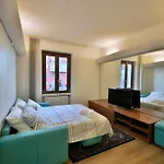 The Metropolitan Cozy Apartment Near Duomo + Wifi